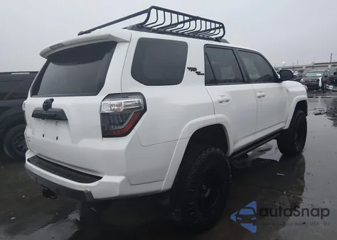 2023 Toyota 4Runner Trd Off Road Premium z USA, uszkodzony, nr VIN JTERU5JR5P6112866